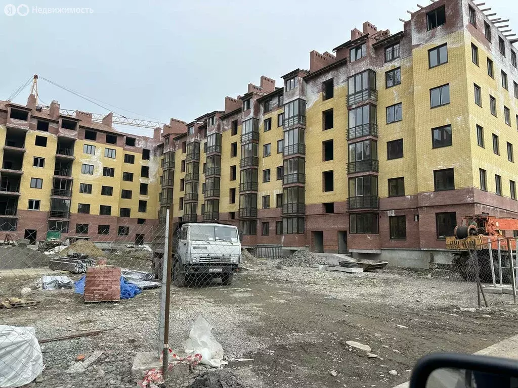 2-комнатная квартира: Владикавказ, улица Билара Кабалоева, 18 (62 м) - Фото 0