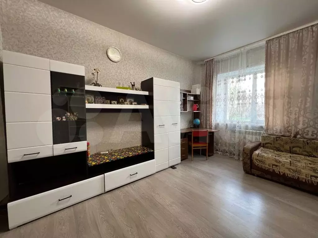 Комната 20 м в 3-к., 1/3 эт. - Фото 0