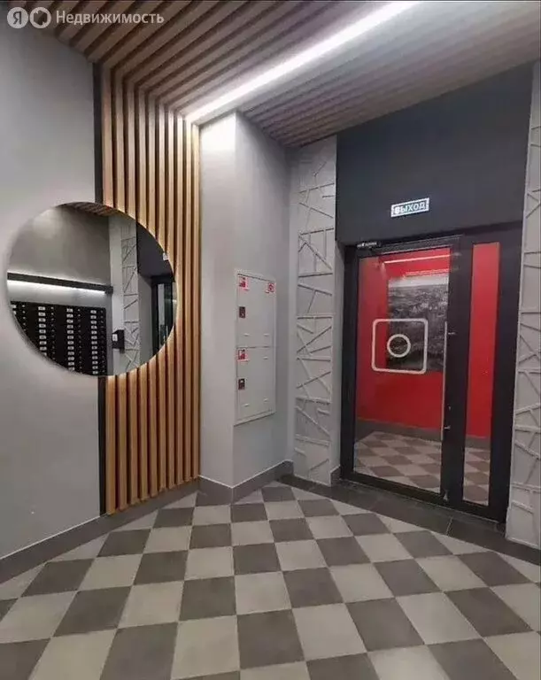 2-комнатная квартира: Тюмень, улица Ю.-Р.Г. Эрвье, 38 (85 м) - Фото 0