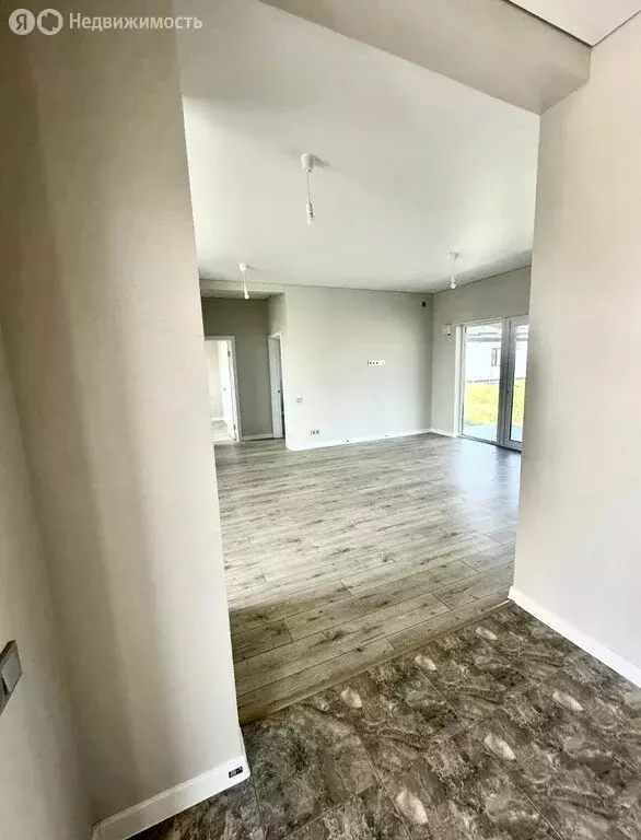 Дом в село Юровка, Солнечная улица (93 м) - Фото 2