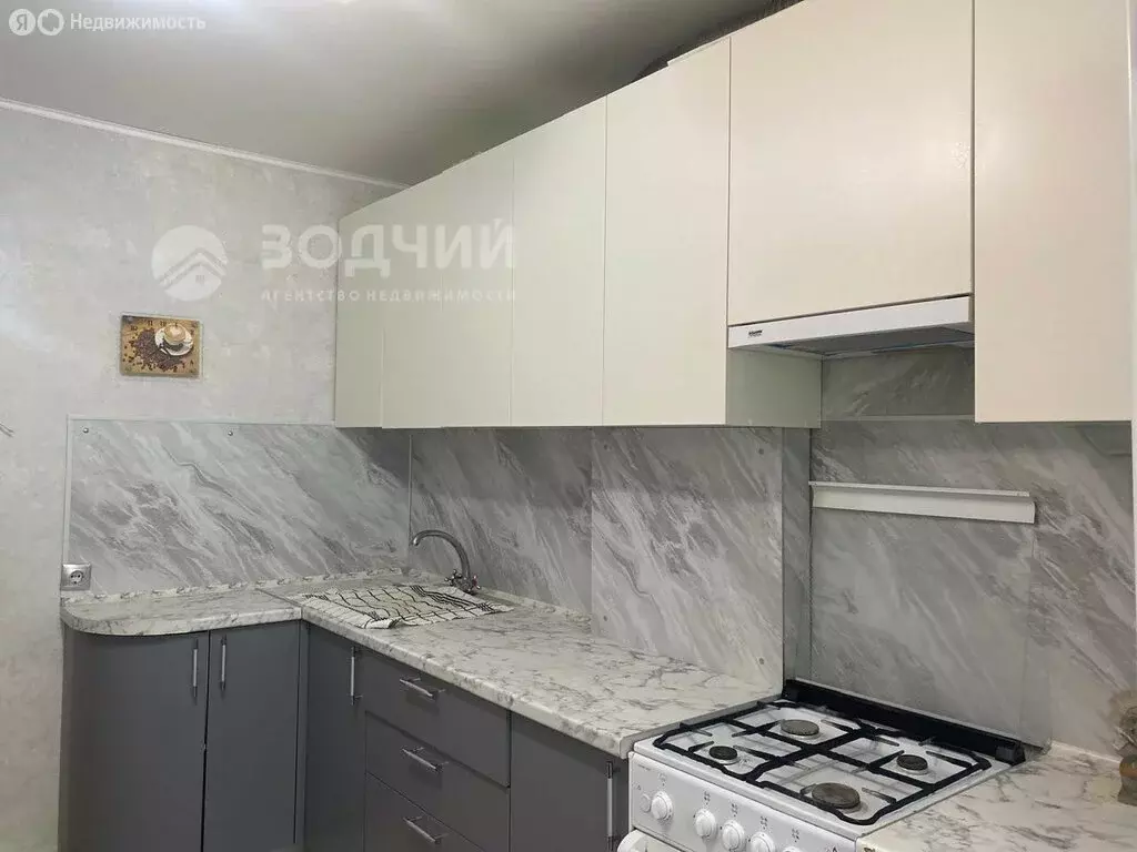 2-комнатная квартира: Канаш, улица Толстого, 15 (43.9 м) - Фото 0