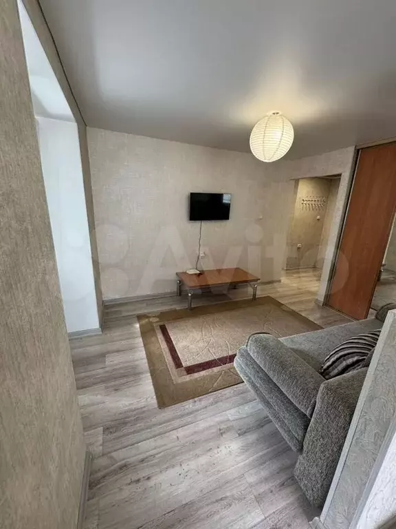 1-к. квартира, 40 м, 1/9 эт. - Фото 1
