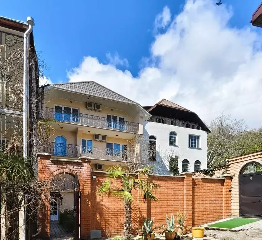 Дом в Крым, Ялта муниципальный округ, Восход пгт ул. Авроры, 8 (400 м) - Фото 1