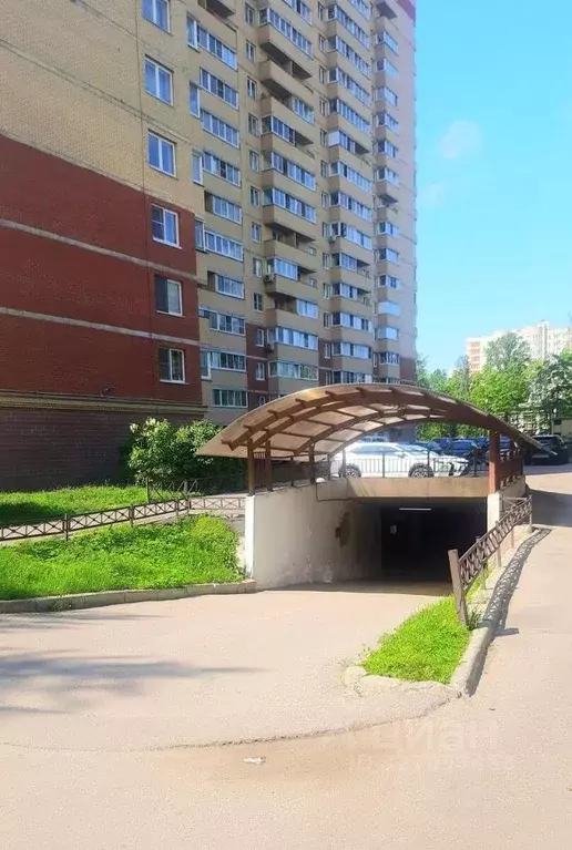 Гараж в Санкт-Петербург просп. Юрия Гагарина, 14к6 (15 м) - Фото 1