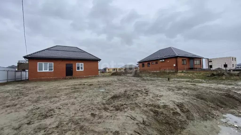 Дом в Адыгея, Тахтамукайский район, Энем пгт Первомайская ул. (70 м) - Фото 1