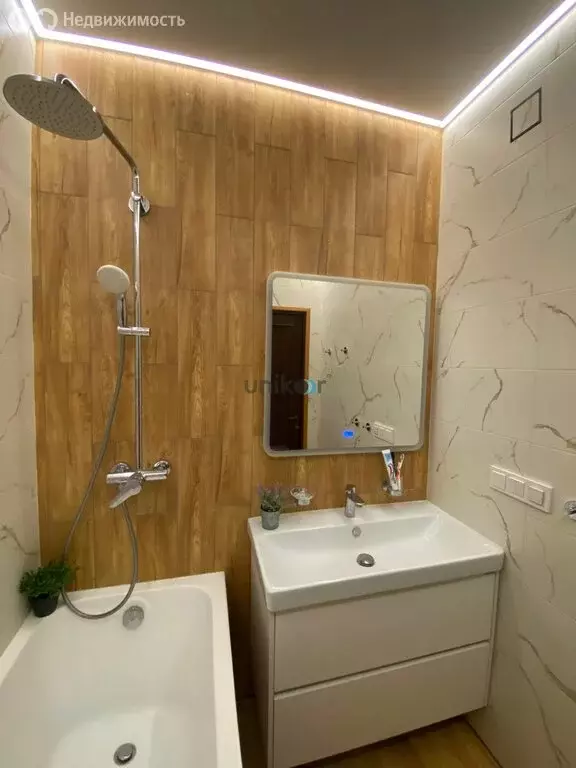 2-комнатная квартира: Октябрьский, улица Островского, 24 (56.8 м) - Фото 1