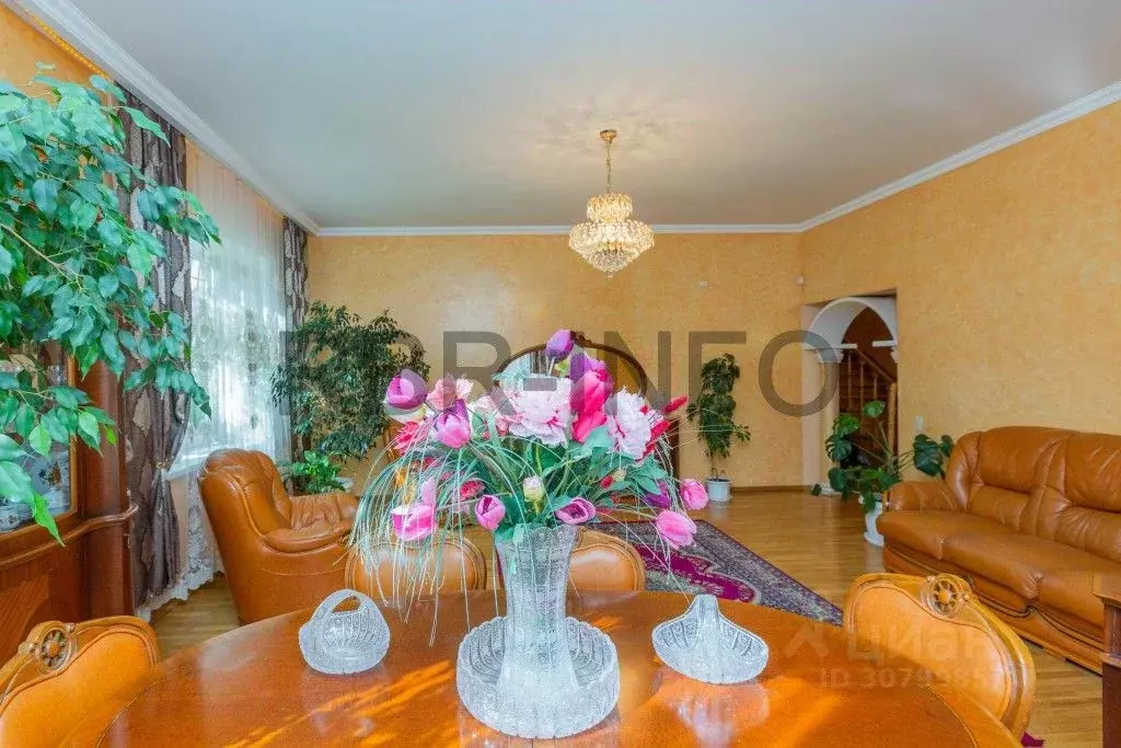 Дом в Ставропольский край, Ставрополь №26 мкр, ул. Глинки (238 м) - Фото 0