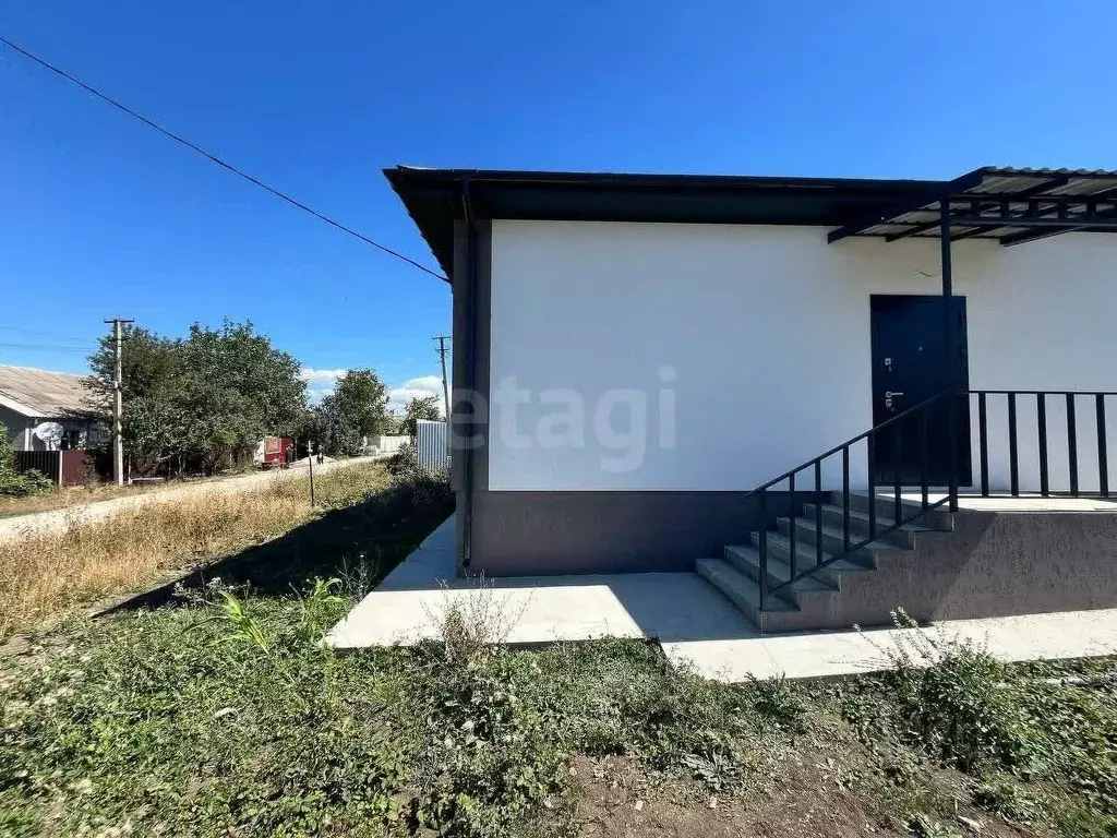 Дом в Крым, Симферопольский район, Добровское с/пос, с. Пионерское ул. ... - Фото 2