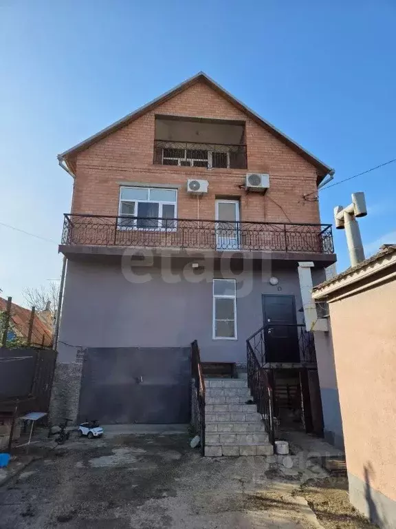 Дом в Краснодарский край, Новороссийск ул. Вити Чаленко, 5 (300 м) - Фото 1