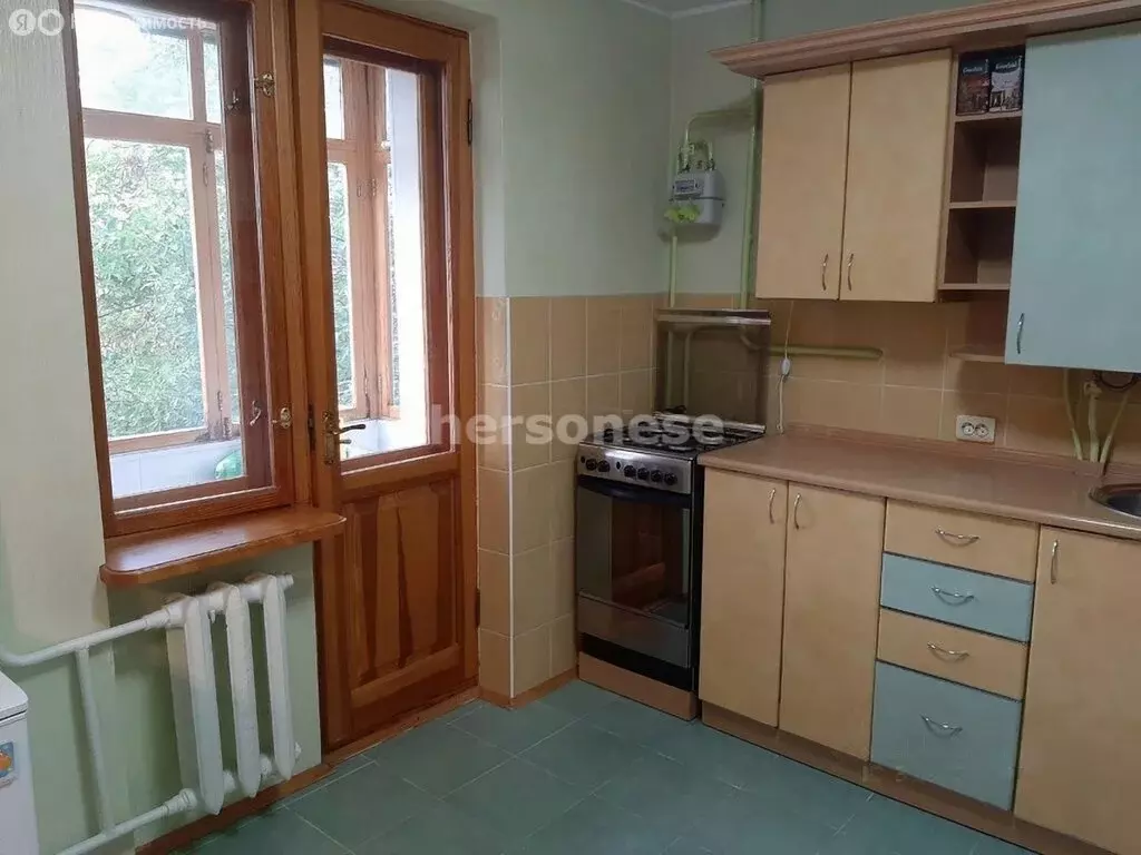 3-комнатная квартира: Севастополь, улица Хрусталёва, 177 (70 м) - Фото 0