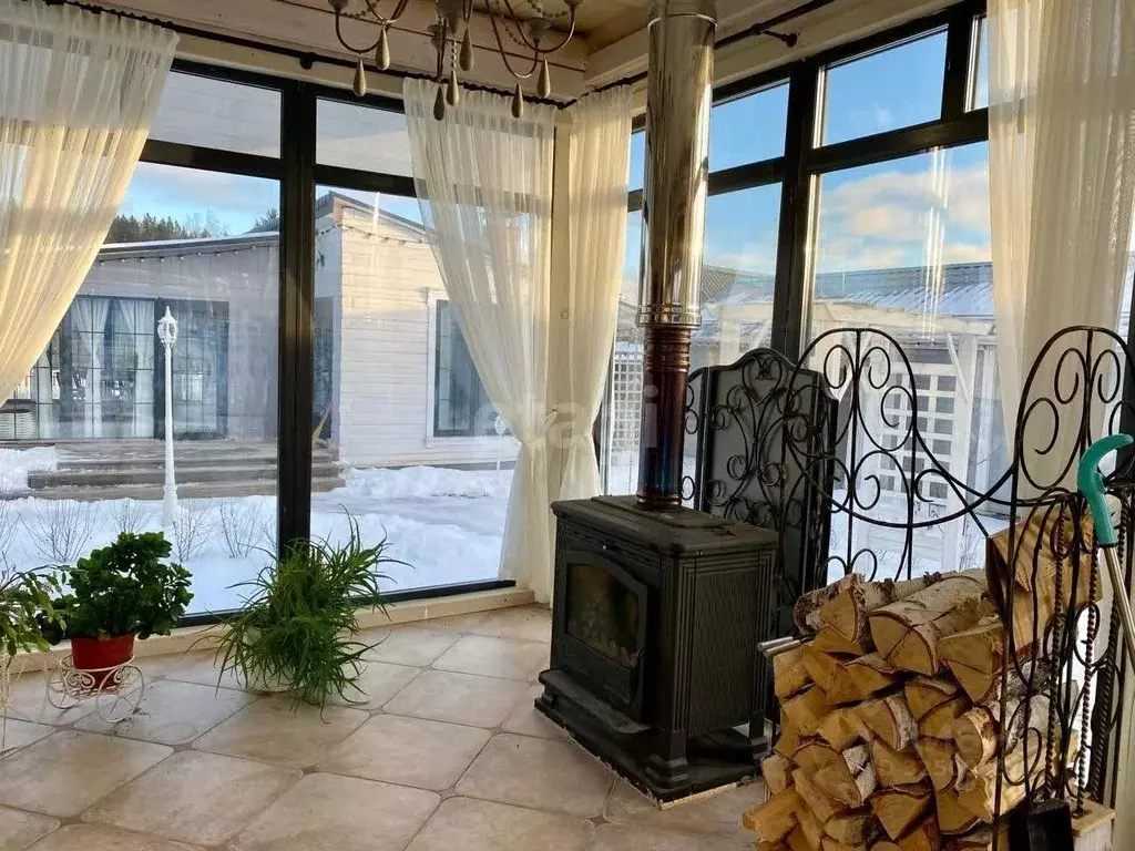 Дом в Красноярский край, Абанский муниципальный округ, пос. Восток ул. ... - Фото 1