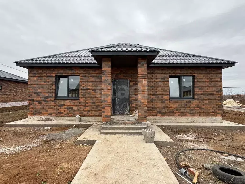 Дом в Оренбургская область, Оренбургский район, с. Благословенка ул. ... - Фото 0