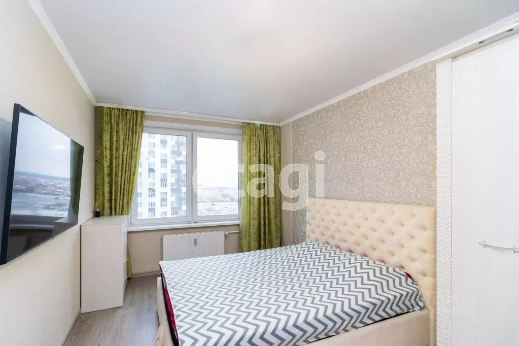 2-к кв. Тюменская область, Тюмень ул. Заполярная, 11 (55.0 м) - Фото 1