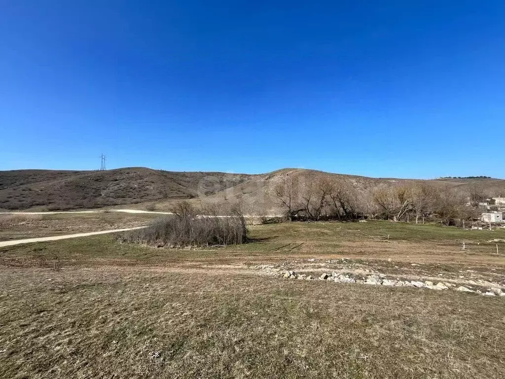 Участок в Крым, Симферопольский район, Добровское с/пос, с. ... - Фото 2