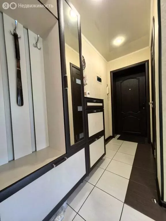 3-комнатная квартира: Оренбург, улица Котова, 95 (56 м) - Фото 0