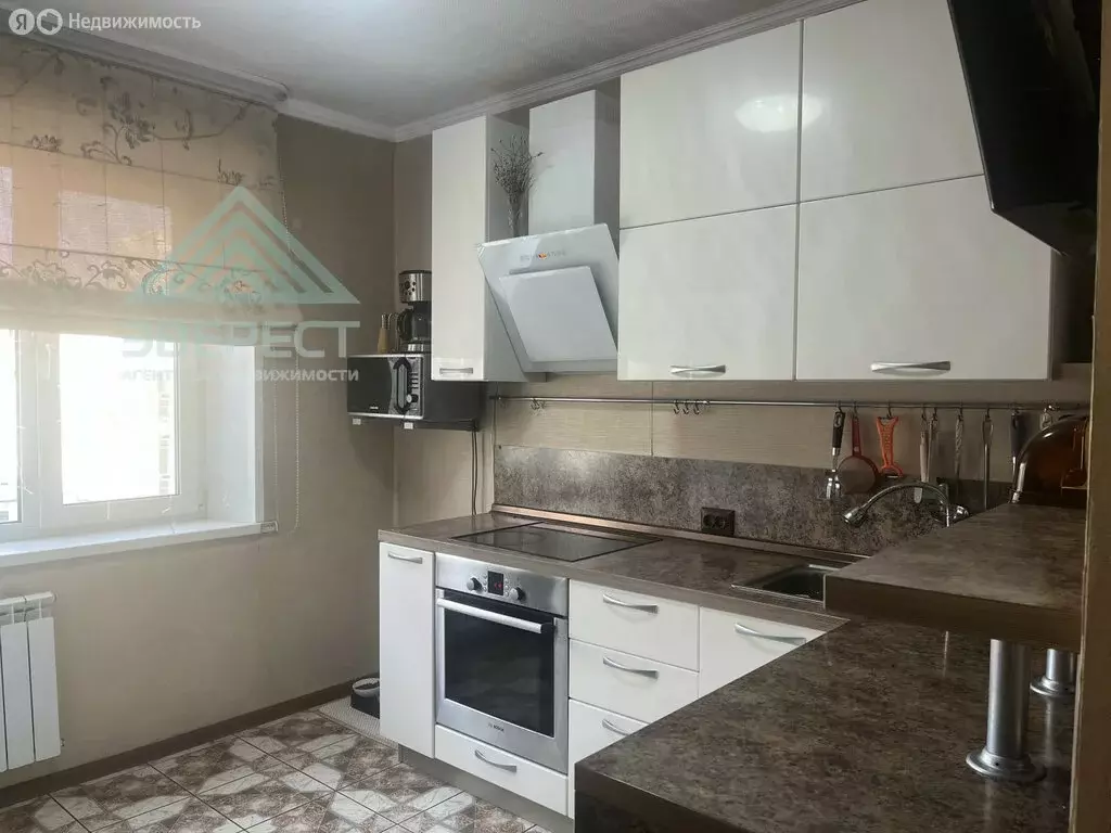 4-комнатная квартира: Абакан, улица Торосова, 2 к1 (81 м) - Фото 1