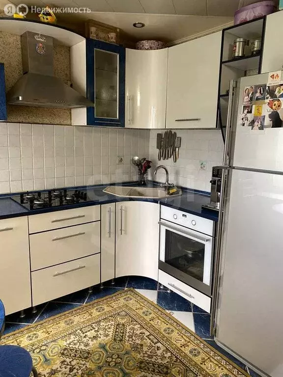 3-комнатная квартира: Альметьевск, улица Гафиатуллина, 2 (61.4 м) - Фото 2