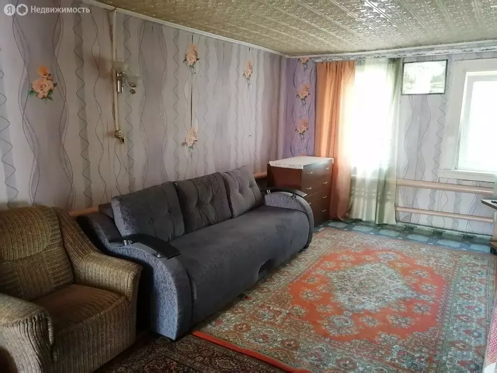 Дом в Волгоградская область, рабочий посёлок Октябрьский, улица ... - Фото 1