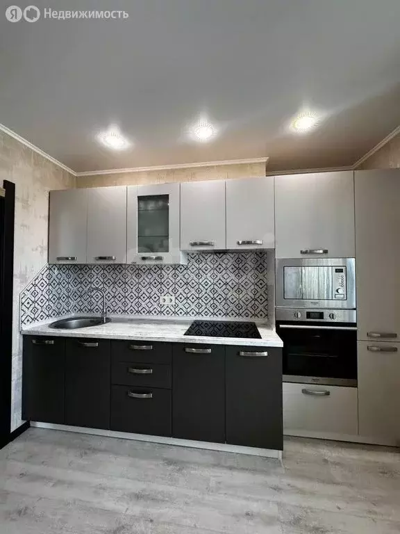 3-комнатная квартира: Белгород, Садовая улица, 120В (70.4 м) - Фото 0