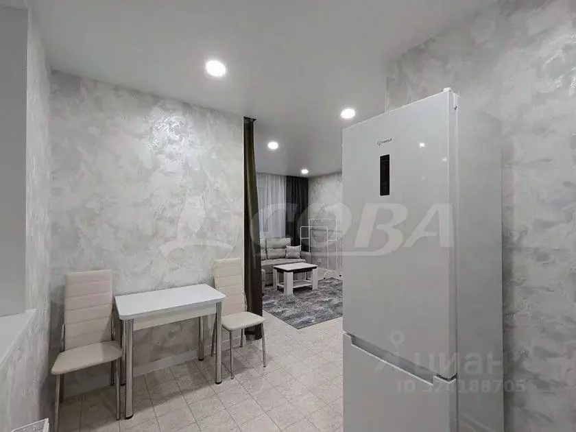 Студия Тюменская область, Тюмень Дамбовская ул., 29к1 (34.0 м) - Фото 2