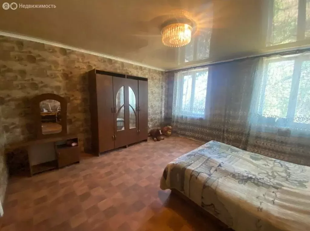 Дом в Каменск-Шахтинский, проспект Карла Маркса (220 м) - Фото 1