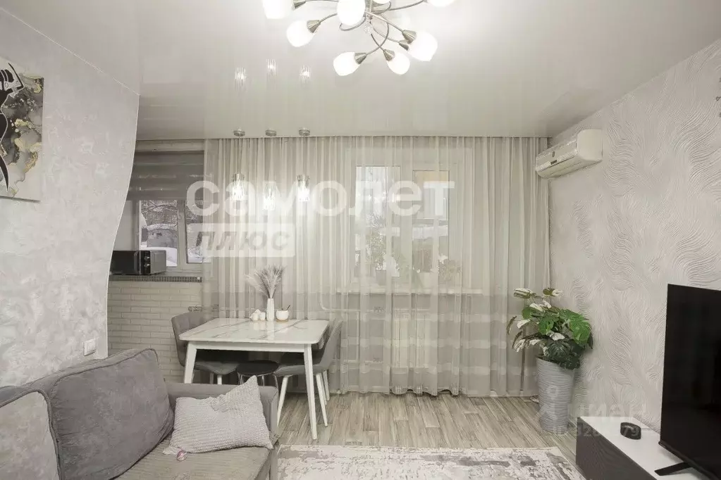 3-к кв. Кемеровская область, Кемерово ул. Радищева, 10 (62.1 м) - Фото 1