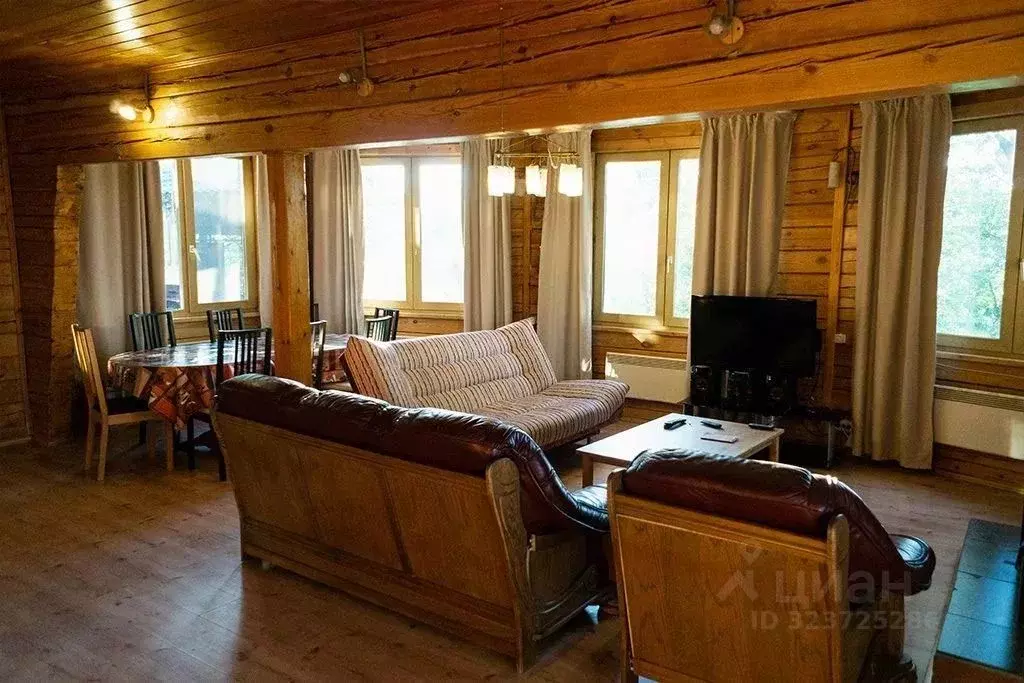 Дом в Тюменская область, Тюменский муниципальный округ, Чикчинское ... - Фото 2