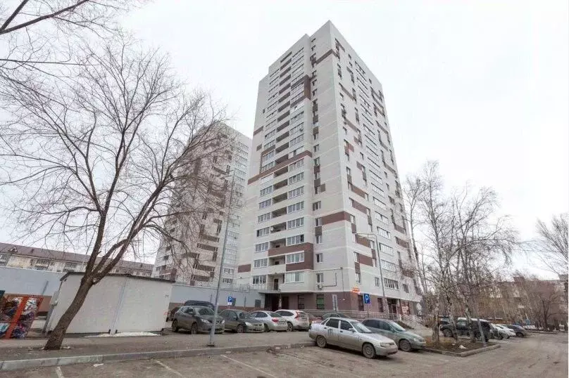 1-к кв. Тюменская область, Тюмень проезд Геологоразведчиков, 44А (10.0 ... - Фото 1