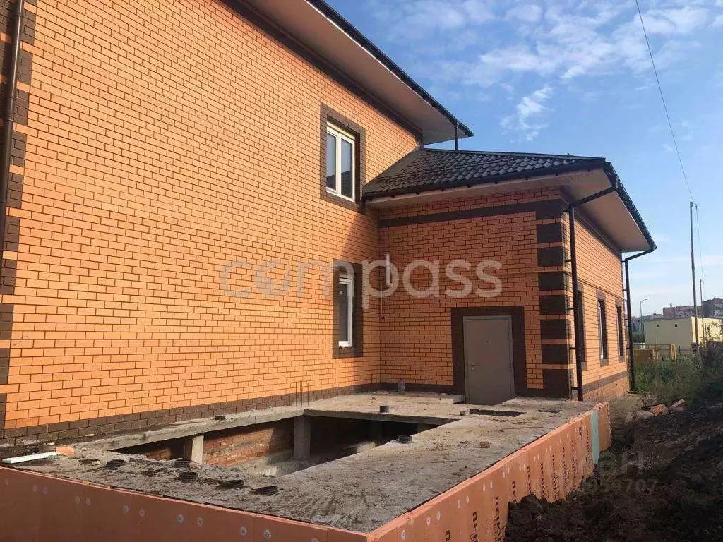 Дом в Тюменская область, Тюмень проезд 5-й Губернский, 1 (348 м) - Фото 1