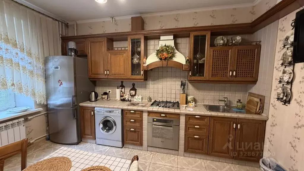 3-к кв. Тверская область, Тверь Комсомольский просп., 14 (100.0 м) - Фото 1