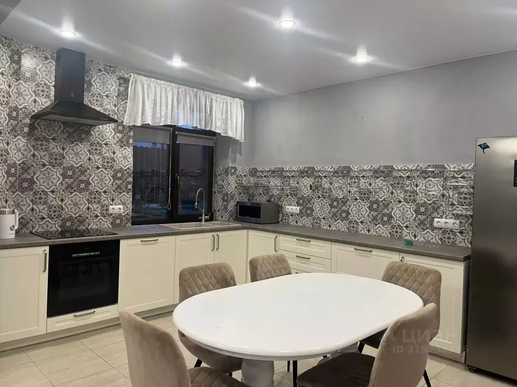 Дом в Севастополь ул. Лесхозная, 20 (200 м) - Фото 0