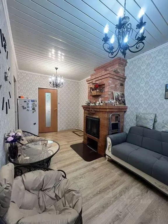 Дом в Ленинградская область, Луга Парковая ул., 16 (102 м) - Фото 1