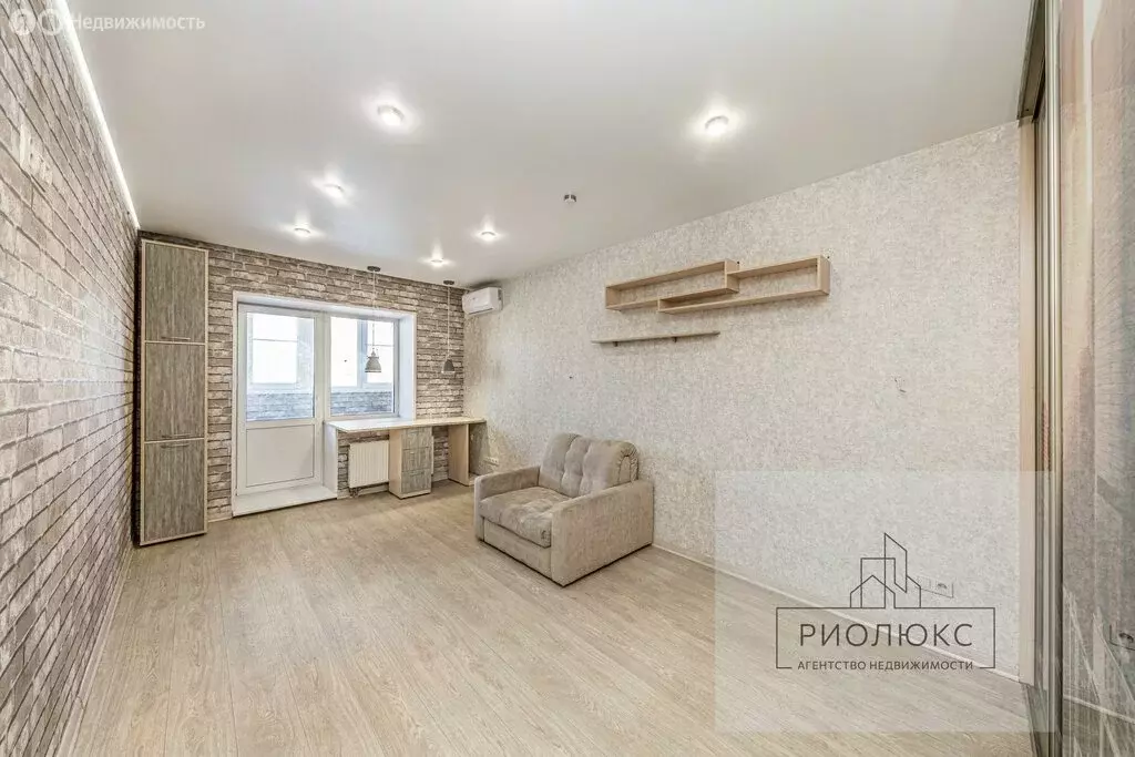 2-комнатная квартира: Челябинск, улица Братьев Кашириных, 166 (84.9 м) - Фото 2