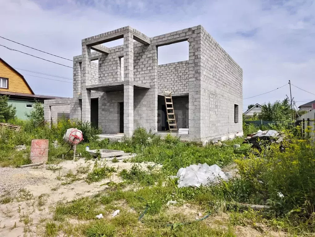 Дом в Тюменская область, Тюмень ул. 3-я Северная (200 м) - Фото 1