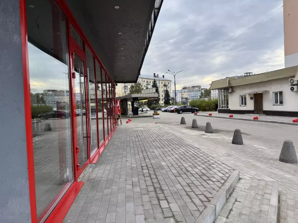 Помещение свободного назначения в Тверская область, Тверь просп. ... - Фото 1