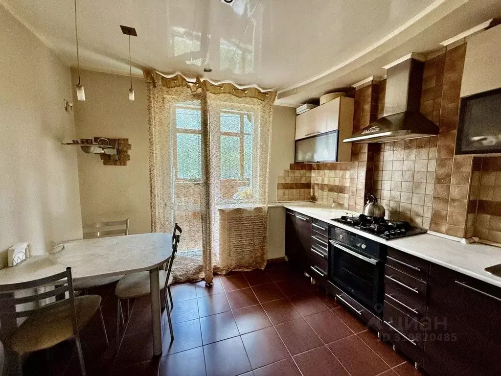 2-к кв. Кировская область, Киров ул. Пятницкая, 28 (54.3 м) - Фото 0