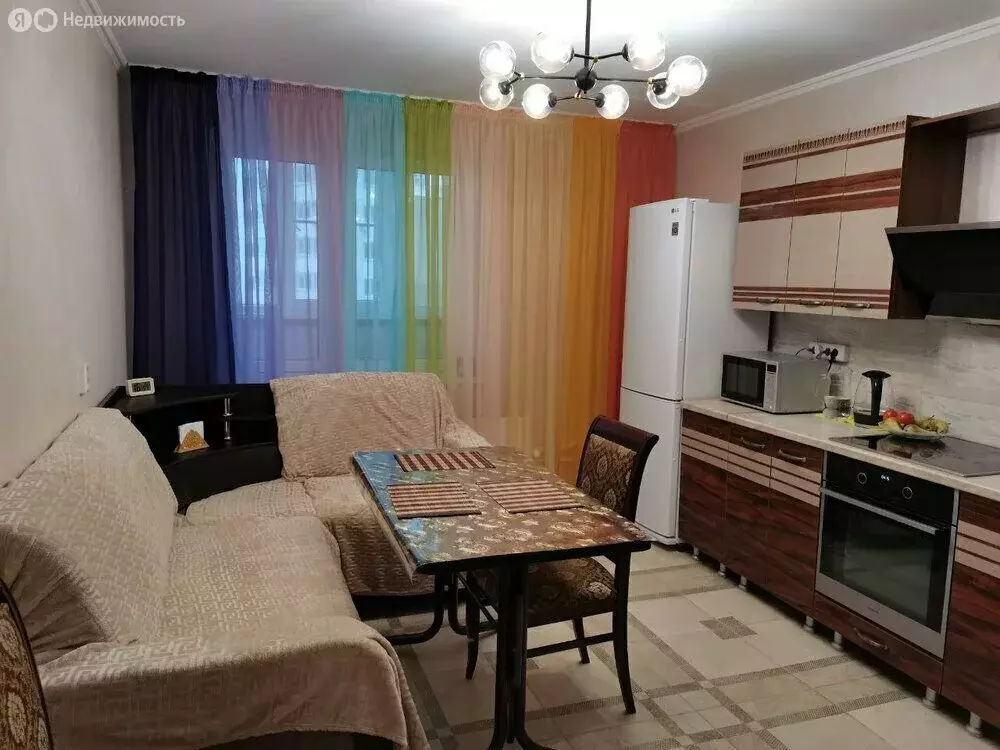 3-комнатная квартира: Анапа, улица Адмирала Пустошкина, 22к9 (80 м) - Фото 1