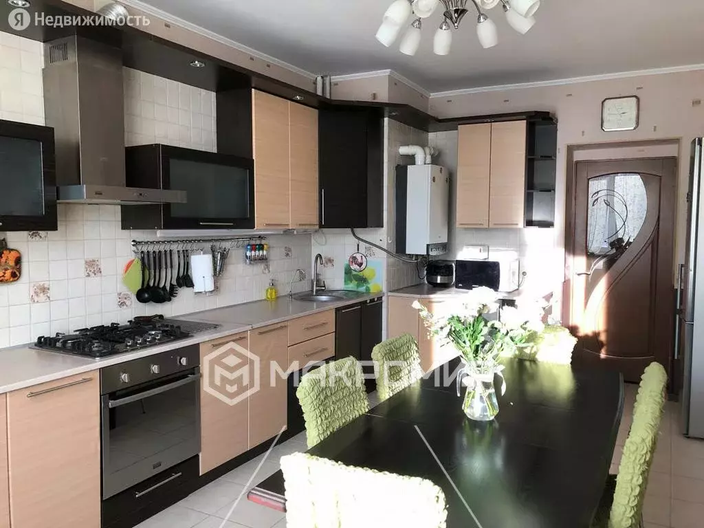 3-комнатная квартира: Уфа, улица Зайнаб Биишевой, 11 (102.1 м) - Фото 0