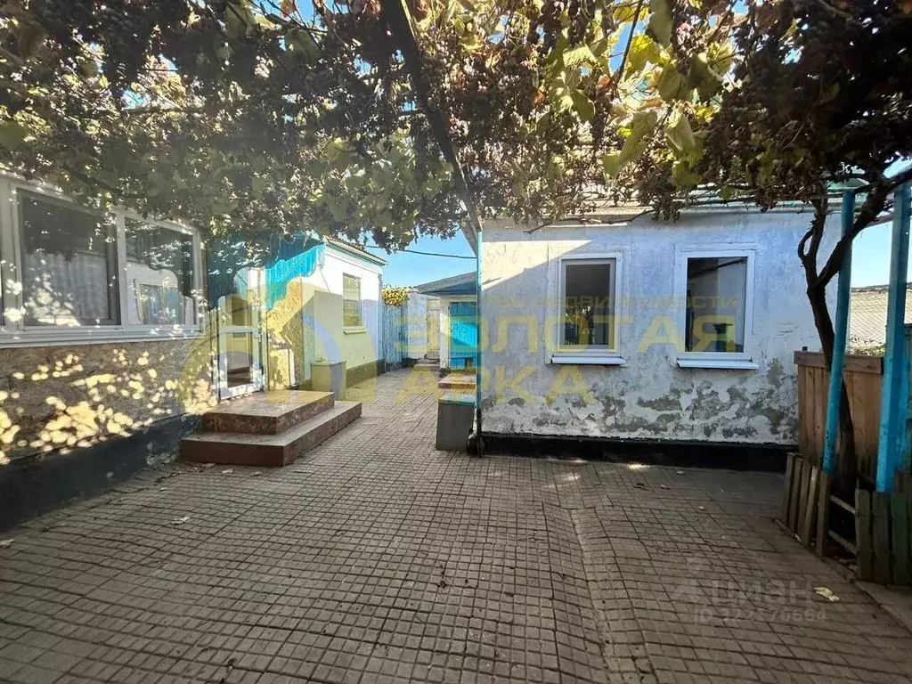 Дом в Краснодарский край, Темрюкский район, Курчанское с/пос, пос. ... - Фото 1