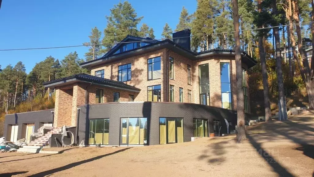 Дом в Ленинградская область, Выборгский район, Полянское с/пос, пос. ... - Фото 1