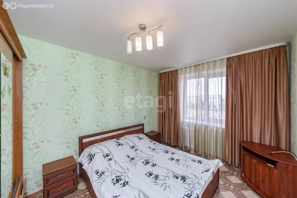 2-комнатная квартира: Тюмень, улица Монтажников, 13А (50 м) - Фото 0