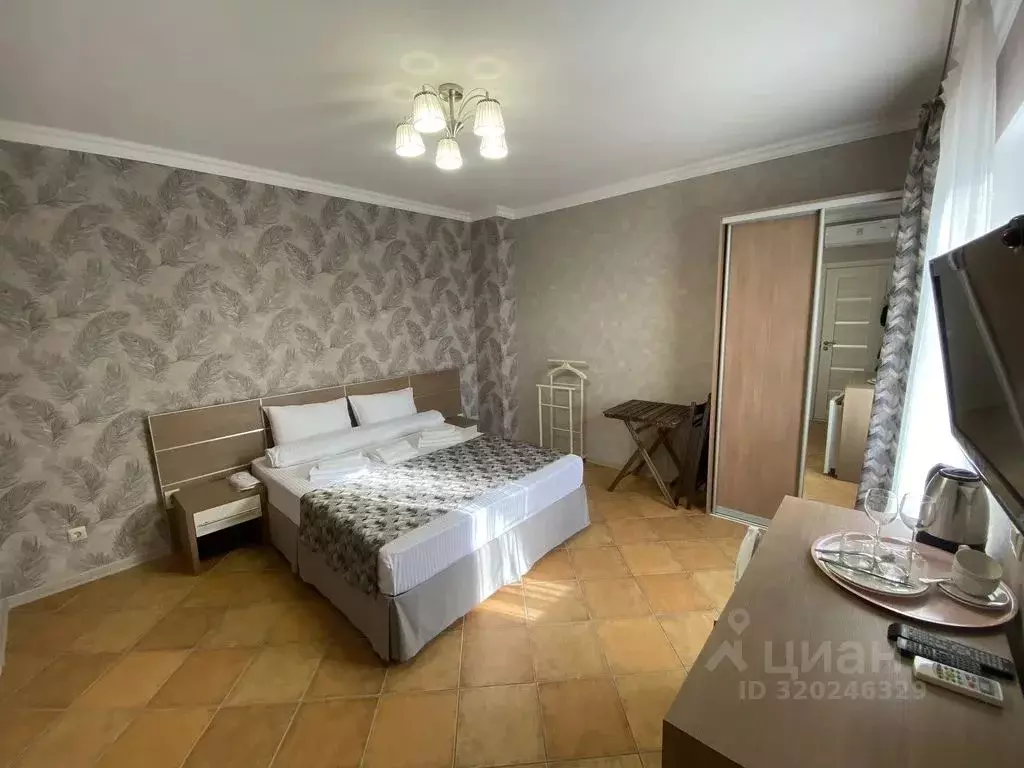 Комната Краснодарский край, Геленджик Советская ул., 7 - Фото 1