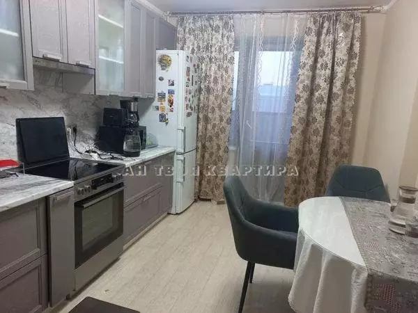 Продается 2-комнатная квартира - Фото 1