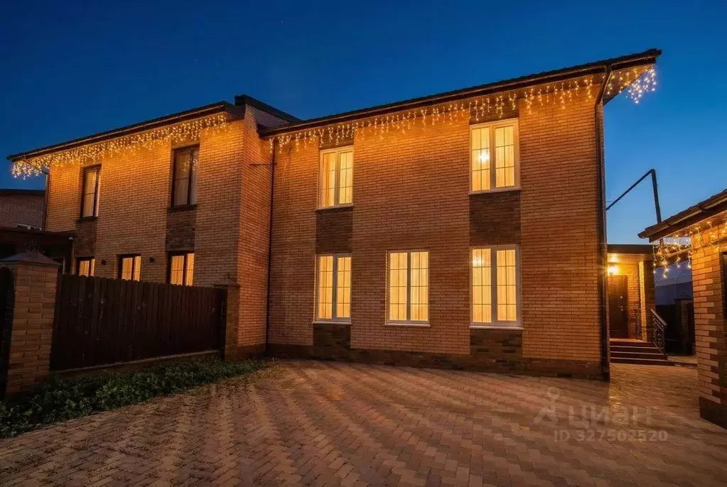 Дом в Омская область, Омск ул. Санина, 4/1 (160 м) - Фото 1