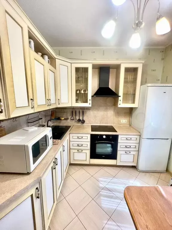 1-к. квартира, 42 м, 3/10 эт. - Фото 0