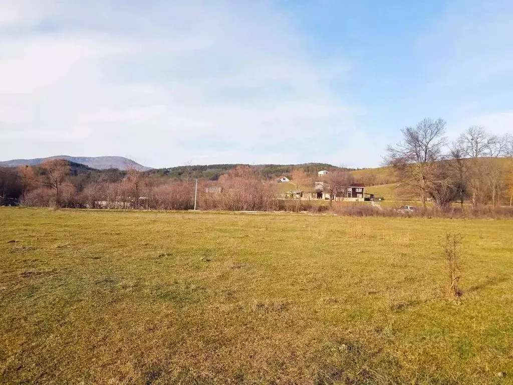 Участок в Крым, Бахчисарайский район, Голубинское с/пос, с. Соколиное  ... - Фото 1