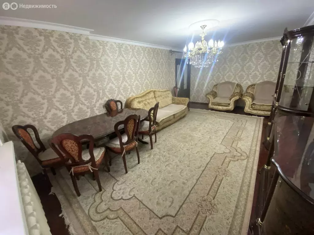 3-комнатная квартира: Дербент, улица Шахбазова, 60Б (80 м) - Фото 1