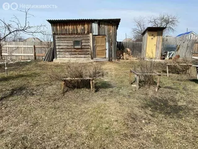 Дом в село Большой Улуй, улица Калинина (100 м) - Фото 0