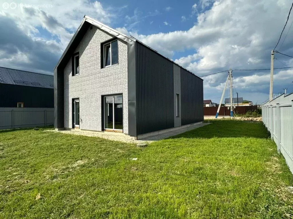 Дом в Брёхово, микрорайон Большое Брёхово (150 м) - Фото 0