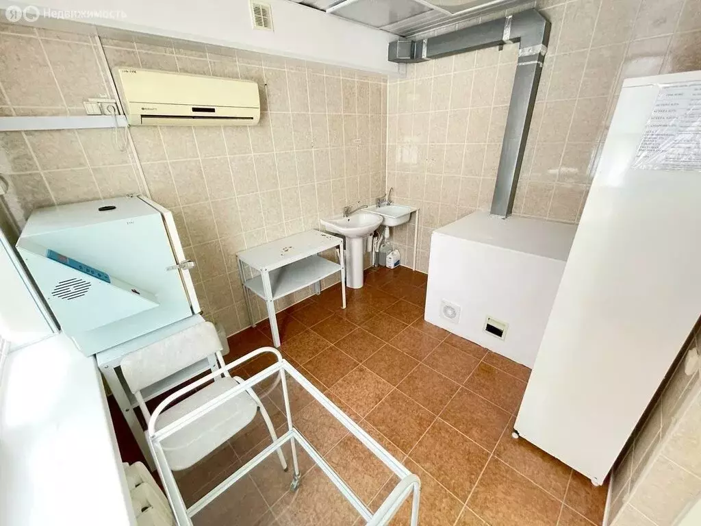 Помещение свободного назначения (230 м) - Фото 0